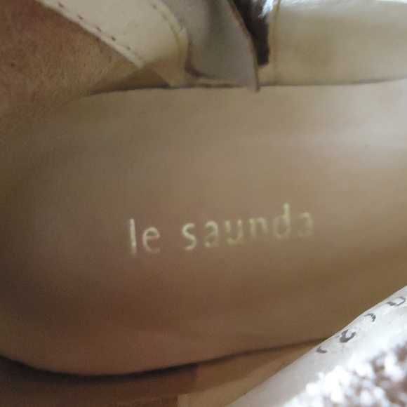 SIZE 6. Le Saunda Ladies brown leather booties. - Picture 2 of 8